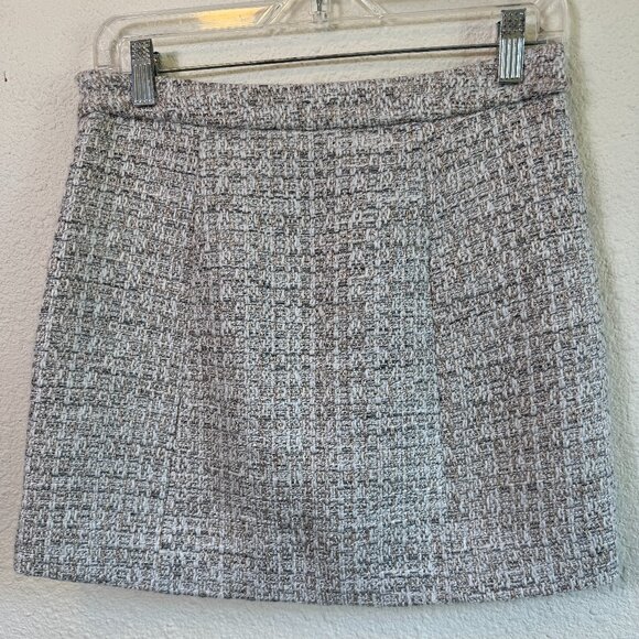 Paige 💋 Tweed Molly Mini Skirt \\ Ecru/Gold // Size 4 - Picture 16 of 16
